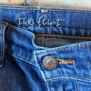 Old Navy The Flirt Jeans . size 10, comfortable